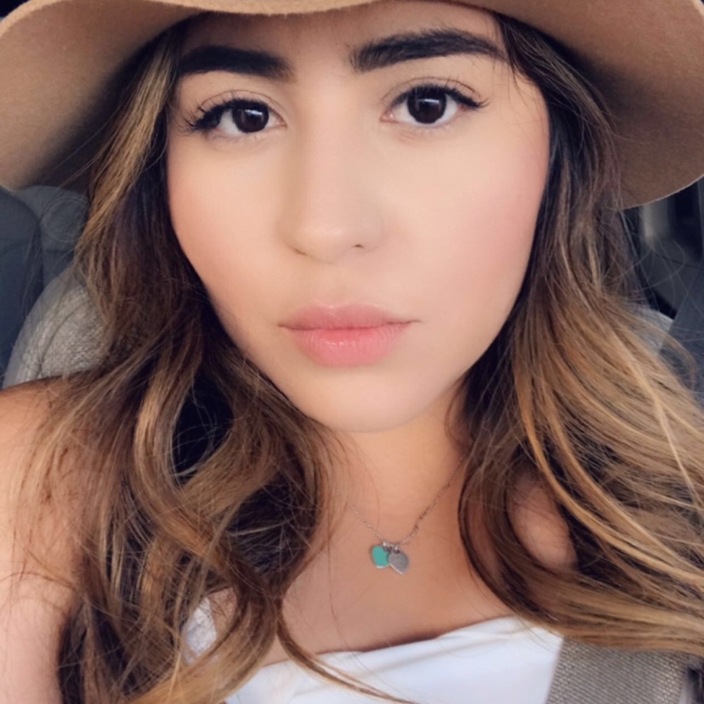 Meet your Posher, Alondra